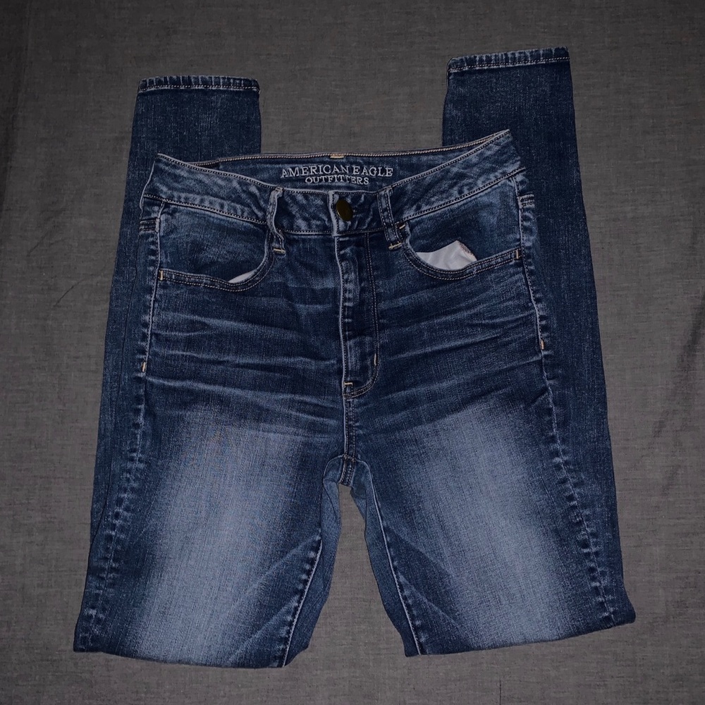 AMERICAN EAGLE SKINNY JEANS